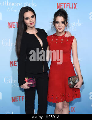 Westwood, Californie, USA. 18 Nov, 2016. Vanessa Marano et Laura Marano arrive pour la première de "Netflix Gilmore Girls : une année dans la vie' en première mondiale au théâtre Bruin. © Lisa O'Connor/ZUMA/Alamy Fil Live News Banque D'Images