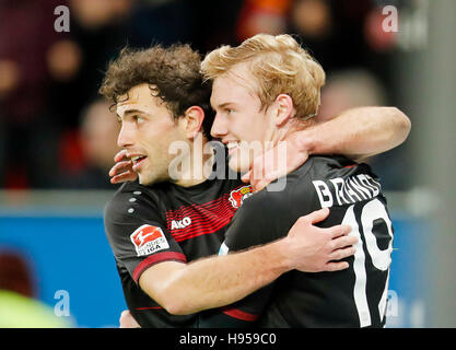 Leverkusen, Allemagne. 18 Nov, 2016. Julian BRANDT, Lv 19 célèbre son but pour 2-1, heureux, rire, Bayer 04 LEVERKUSEN - RB LEIPZIG 2-3 1.ligue de football allemand, Leverkusen, suis le 18 novembre 2016, la saison 2016/2017 Crédit : Peter Schatz/Alamy Live News Banque D'Images