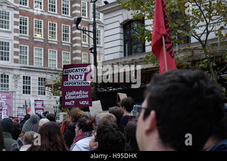 Londres, Royaume-Uni. 19 novembre 2016. Manifestation nationale organisée par l'UCU et nus à la demande, la qualité de l'enseignement supérieur, accessible à tous. claire doherty/Alamy Live News Banque D'Images