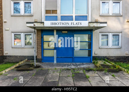 Ibbotson appartements sur le coin de Leeds road et Southgate , Huddersfield en 2015 avant leur démolition en 2016. Banque D'Images