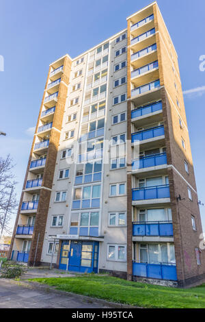 Ibbotson appartements sur le coin de Leeds road et Southgate , Huddersfield n 2015 priot à leur démolition en 2016. Banque D'Images