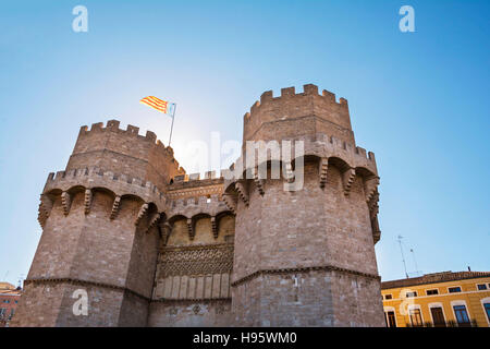 Serranos Gate ou tours Serranos, une partie de l'ancien mur de la ville de Valence, en Espagne. Banque D'Images