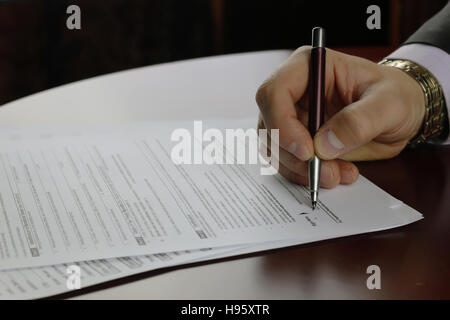 Signé à la main sous forme d'impôt Banque D'Images