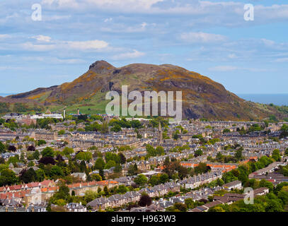 Royaume-uni, Ecosse, Edimbourg, vue depuis le Blackford Hill vers l'Holyrood Park. Banque D'Images