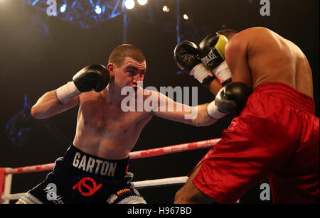 Johnny Garton contre Geiboord Omier à la Wembley Arena, Londres. L'ESS Banque D'Images