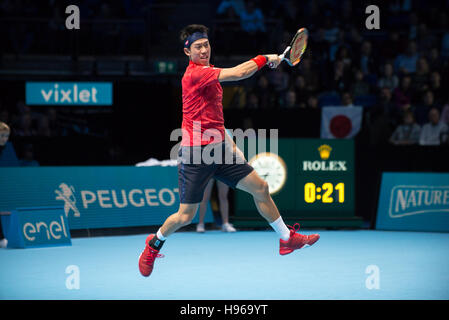 UK. 18 Nov, 2016. Kei Nishikori (JPN) joue le troisième match du groupe John McEnroe en finale ATP en UK. Credit : Alberto Pezzali/Pacific Press/Alamy Live News Banque D'Images