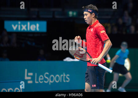 UK. 18 Nov, 2016. Kei Nishikori (JPN) joue le troisième match du groupe John McEnroe en finale ATP en UK. Credit : Alberto Pezzali/Pacific Press/Alamy Live News Banque D'Images