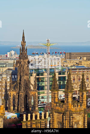 Royaume-uni, Ecosse, Lothian, Édimbourg, vue sur le Scott Monument. Banque D'Images