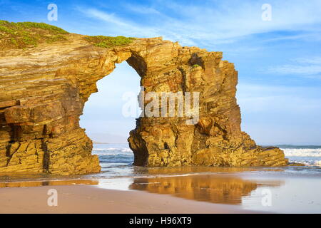 Plage des cathédrales, comme Praia Catedrais, Ribadeo, Espagne Banque D'Images