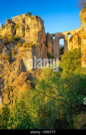 La Gorge El Tajo de Ronda, Canyon, le pont Puente Nuevo, Andalousie, Espagne Banque D'Images