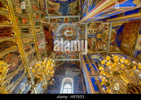 Intérieur de la cathédrale en Suzdal Kremlin. La Russie Banque D'Images