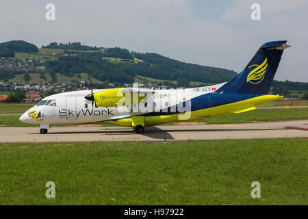 Bern/Suisse 5 Août 2015 : n 328 à partir de l'aéroport de Berne à Skywork Banque D'Images