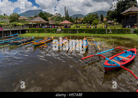 Temple Pura Hindu-Buddhist Ulan Danu Bratan sur les rives du lac Bratan Bali en Indonésie Banque D'Images