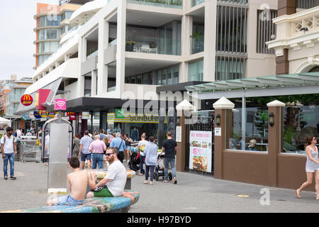 Bondi Beach Sydney magasins et magasins sur Campbell Parade, Bondi, Nouvelle-Galles du Sud, Australie Banque D'Images