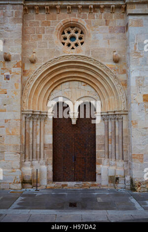 Zamora église de Santiago del Burgo en Espagne par la Via de la Plata Chemin de Saint-Jacques Banque D'Images