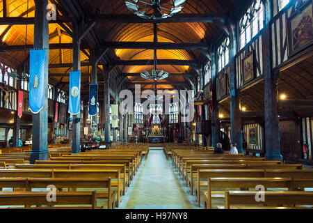 L'intérieur de l'église Sainte-Catherine à Honfleur sur la côte fleurie en Normandie, France Banque D'Images