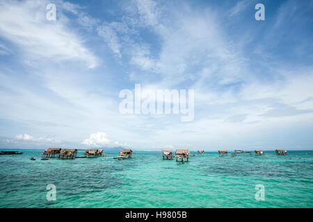 Sea Gypsy billage sur le milieu de la mer, Banque D'Images