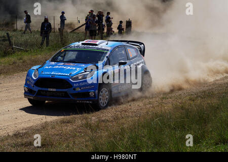 Coffs Harbour, Australie. 19 Nov, 2016. Mads Ostberg (NI) et co-pilote Ola Floene (NI) de conduire leur # 5 KM Sport World Rally Team Ford Fiesta RS pendant trois jours de rallye d'Australie, le 14e et dernier tour de la 2016 FIA World Rally Championship. Credit : Hugh Peterswald/Pacific Press/Alamy Live News Banque D'Images