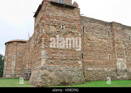 À l'Est, angle nord-est et nord murs de Colchester Castle. Banque D'Images