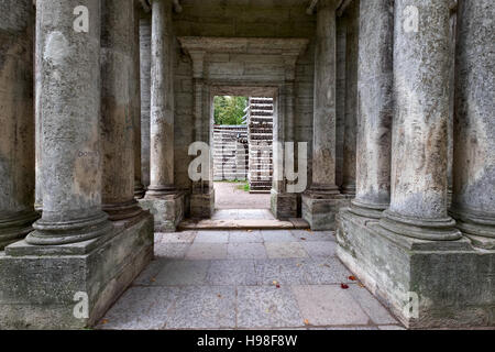 Gateway à Birch house à Gatchina park, Russie Banque D'Images