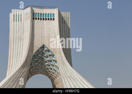 Téhéran, Iran - 03 octobre, 2016 : Tour Azadi Azadi Square situé dans la ville de Téhéran, Iran. Banque D'Images