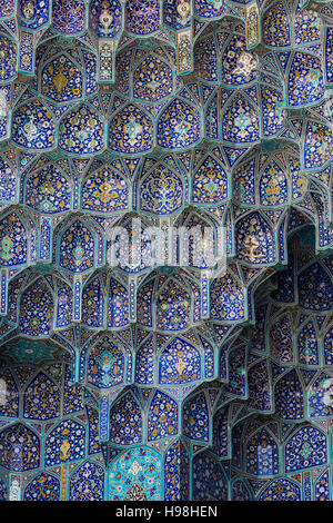 Détails de cheikh Lotfollah mosquée à Isfahan, Iran Banque D'Images