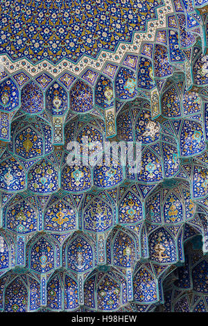 Détails de cheikh Lotfollah mosquée à Isfahan, Iran Banque D'Images