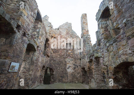 Vue générale du château de Dirleton, East Lothian, Scotland prises en fin d'après-midi d'un jour nuageux, d'automne en 2016. Banque D'Images