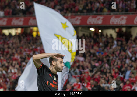 19 novembre, 2016. Lisbonne, Portugal. Le milieu de terrain portugais du Benfica Pizzi (21) célébrer après avoir marqué un but au cours du jeu SL Benfica vs CS Maritimo Crédit : Alexandre de Sousa/Alamy Live News Banque D'Images