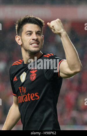 19 novembre, 2016. Lisbonne, Portugal. Le milieu de terrain portugais du Benfica Pizzi (21) célébrer après avoir marqué un but au cours du jeu SL Benfica vs CS Maritimo Crédit : Alexandre de Sousa/Alamy Live News Banque D'Images