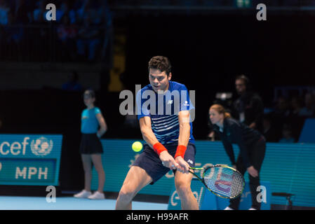 Londres, Royaume-Uni. 19 Nov, 2016. Barclays ATP Finales : des célibataires, Milos Raonic (CAN) joue la demi-finale de Finale ATP Crédit : Alberto Pezzali/Pacific Press/Alamy Live News Banque D'Images