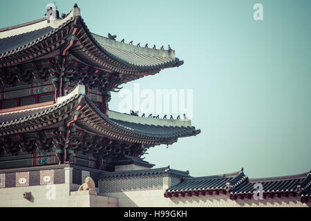 Détails de Gyeongbokgung Palace. L'architecture traditionnelle en Corée, Séoul. Banque D'Images