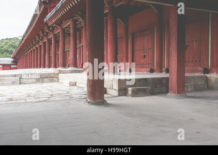 Séoul - le 21 octobre 2016 : Jeongjeon - le hall principal du Sanctuaire de Jongmyo, à Séoul, Corée du Sud. C'est le plus ancien sanctuaire préservé et confucéenne royal Banque D'Images