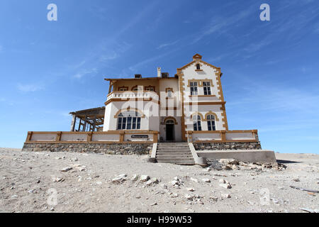 Les gestionnaires de la mine Chambre à Kolmanskop Ghost Town à Luderitz en Namibie Banque D'Images