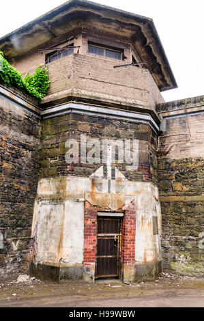 Tour de guet à Crumlin Road Prison, une prison victorienne inspirée de Pentonville à Londres. Banque D'Images