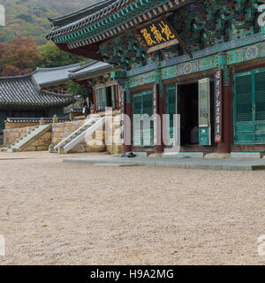 BUSAN - 27 octobre 2016 Jijangjeon:Ornate Temple Beomeosa Temple de la région de Busan, Corée du Sud. Banque D'Images