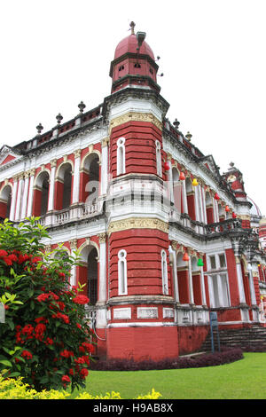 Cooch Behar Palace, également appelé le Jubilé Victor Palace, dans l'ouest du Bengale, en Inde. Banque D'Images