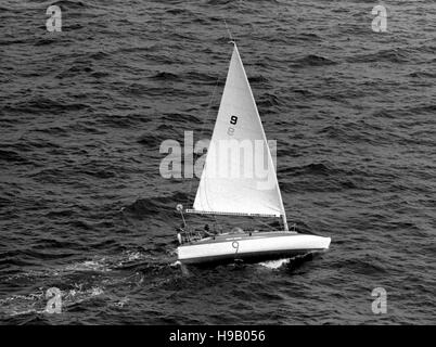 AJAXNETPHOTO. Juin 7th, 1980. PLYMOUTH, en Angleterre. - 1980 OSTAR - course en solitaire - Dream weaver (USA) / SKIPPER : JAMES KYLE (USA) PHOTO:JONATHAN EASTLAND/AJAX REF;800606 3 Banque D'Images