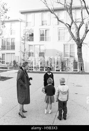 Photographie de novembre 1964 montrant le Washington, D.C. architecte Chloethiel Woodard Smith. Banque D'Images