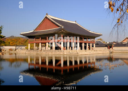 Pavilion at Gyeongbokgung Palace, le principal palais royal de la dynastie de Joseon, Séoul, Corée Banque D'Images