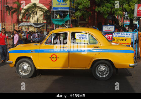 Une voiture de taxi ou taxi de Kolkata, Inde Banque D'Images