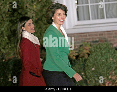 Bedminster Township, New Jersey, USA. 20 Nov, 2016. Mme Cathy McMorris, de l'État de Washington arrive pour une réunion avec le président élu des Etats-Unis, Donald Trump (pas sur la photo) au club house du Trump International Golf Club, à Bedminster Township, New Jersey, USA, 20 novembre 2016. Crédit : Peter Foley/Piscine via CNP - PAS DE SERVICE DE FIL - Crédit : dpa/Alamy Live News Banque D'Images