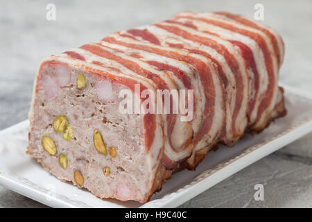 Délicieux avec la viande hachée, terrine de jambon et de pistaches Banque D'Images