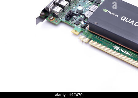GALATI, Roumanie - 20 NOVEMBRE 2016 : carte vidéo professionnel de NVIDIA - Nvidia Quadro K1200 à partir d'une station de travail puissante isolated on white Banque D'Images