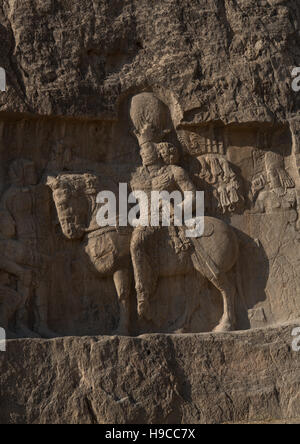 Le triomphe de shapur i décharge représente shapur victoire sur deux empereurs romains à Naqsh-e rustam nécropole, la province du Fars, Shiraz, Iran Banque D'Images