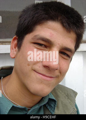 31 mai 2004 Portrait d'une jeunesse à l'intérieur du Centre Orthopédique Wazir Akbar Khan, dans le nord de Kaboul, Afghanistan. Banque D'Images