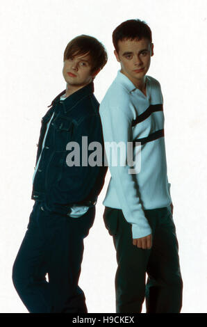 Das Duo comique Britische und Ant Dec, Anthony McPartlin und Declan Donnelly beim Promoshooting, 1990er Jahre Deutschland. Duo comique britannique Ant & Dec, l'Allemagne des années 1990. Banque D'Images