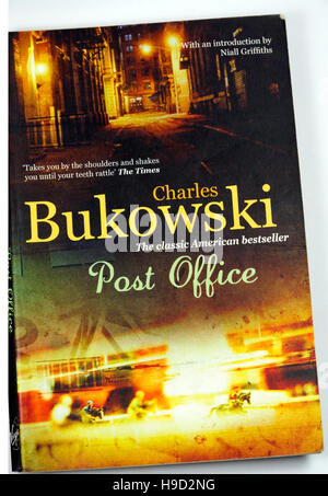 Le roman de Charles Bukowski "Post Office"