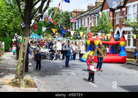 Une partie de la rue marquant le jubilé de diamant de la Reine en 2012, au nord de Londres, UK Banque D'Images