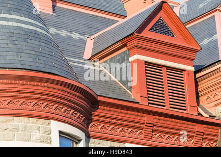 Détail architectural de la toiture de l'Palais de justice du Comté de Pulaski à Little Rock, Arkansas. Banque D'Images